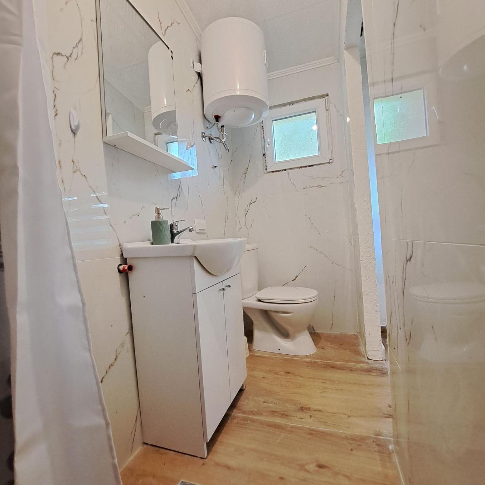 Unique Apartment Centar Подгорица Екстериор снимка