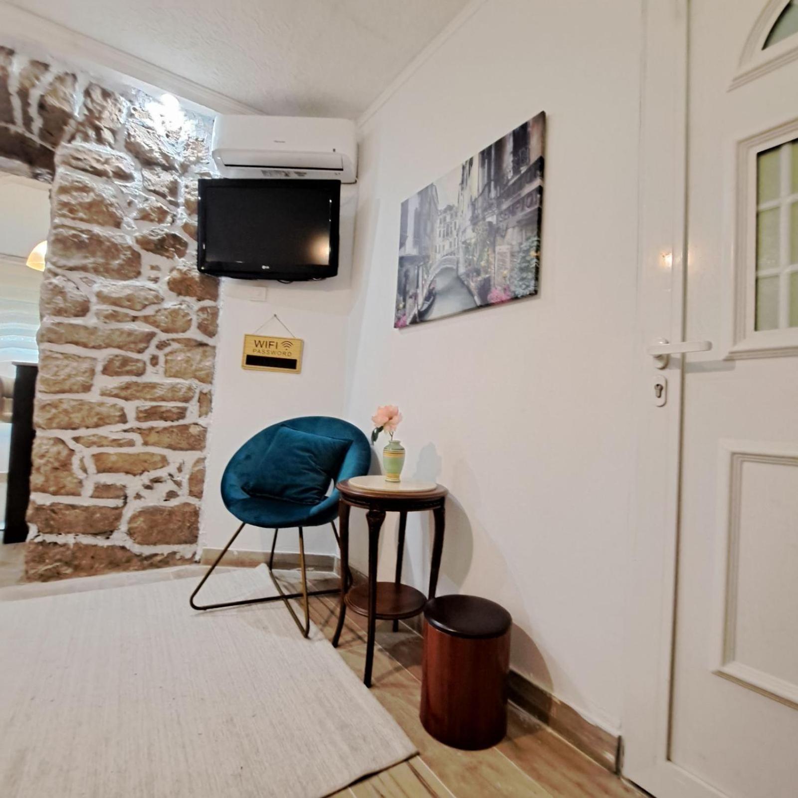 Unique Apartment Centar Подгорица Екстериор снимка