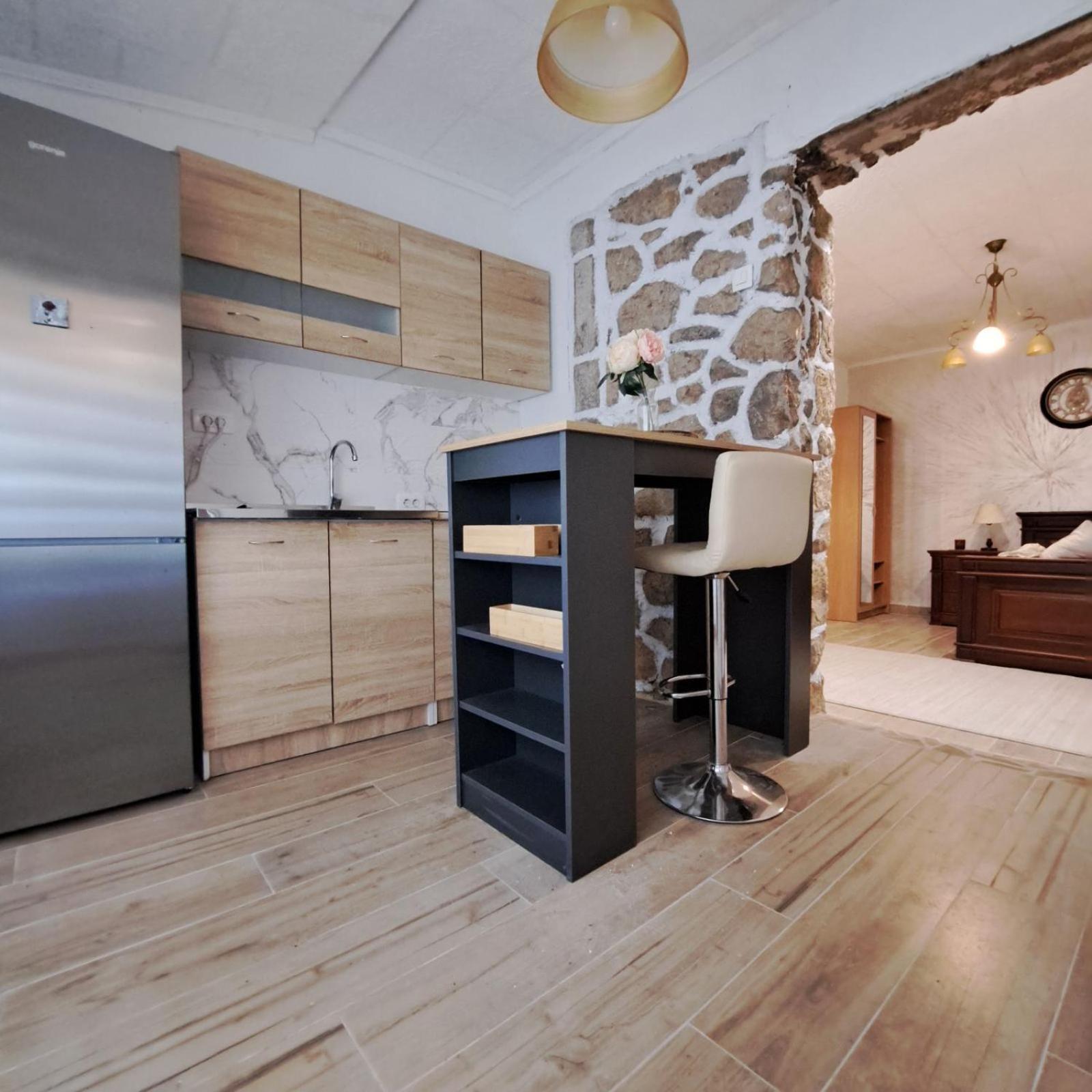 Unique Apartment Centar Подгорица Екстериор снимка