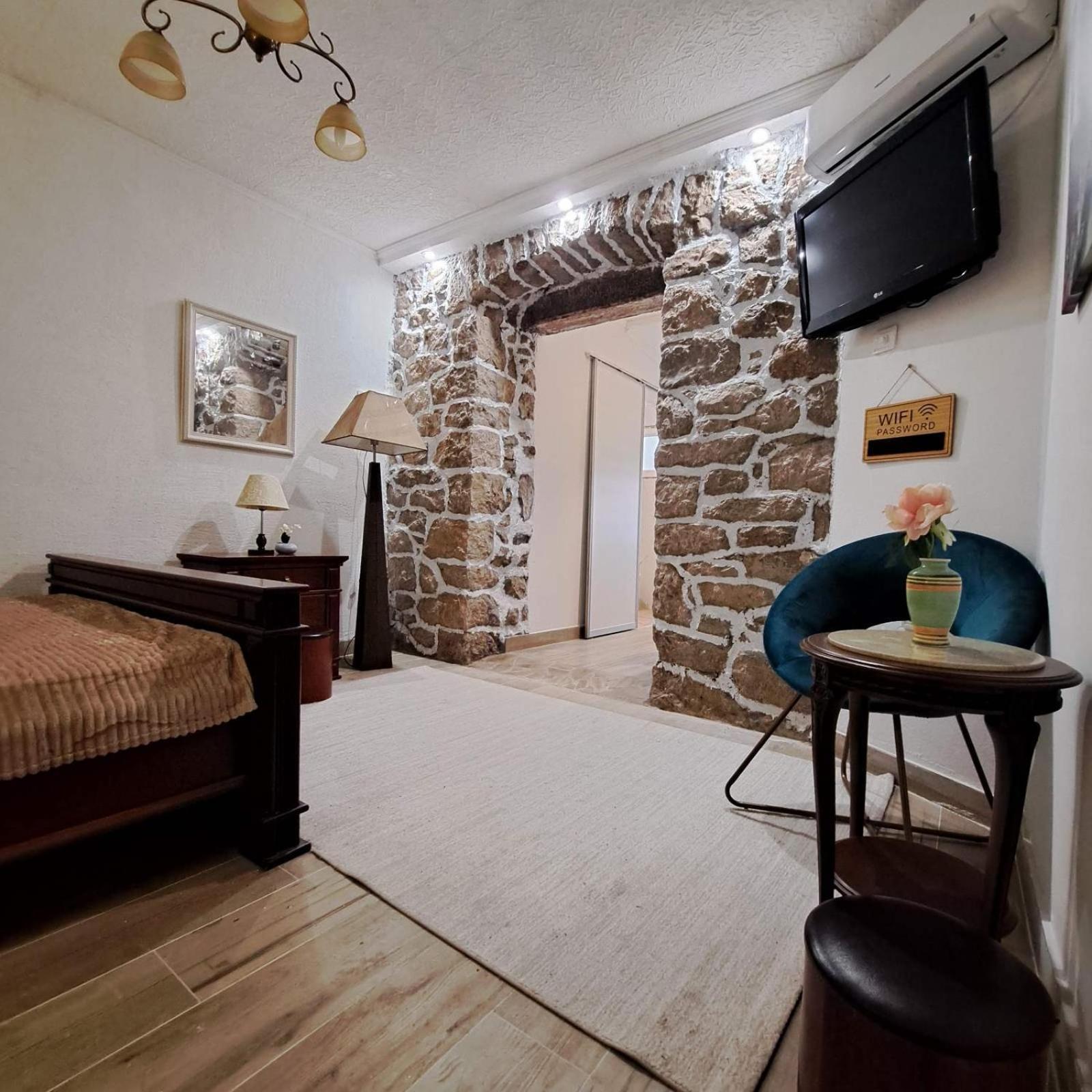 Unique Apartment Centar Подгорица Екстериор снимка