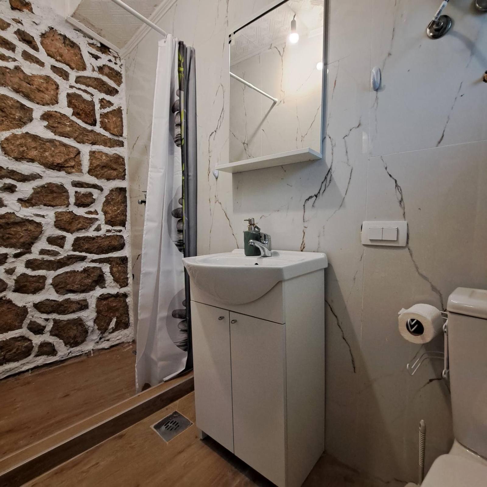 Unique Apartment Centar Подгорица Екстериор снимка